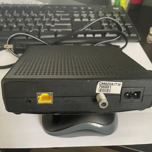 ARRIS CM820A Cable Modem DOCSIS 3.0 - Picture 2 of 3